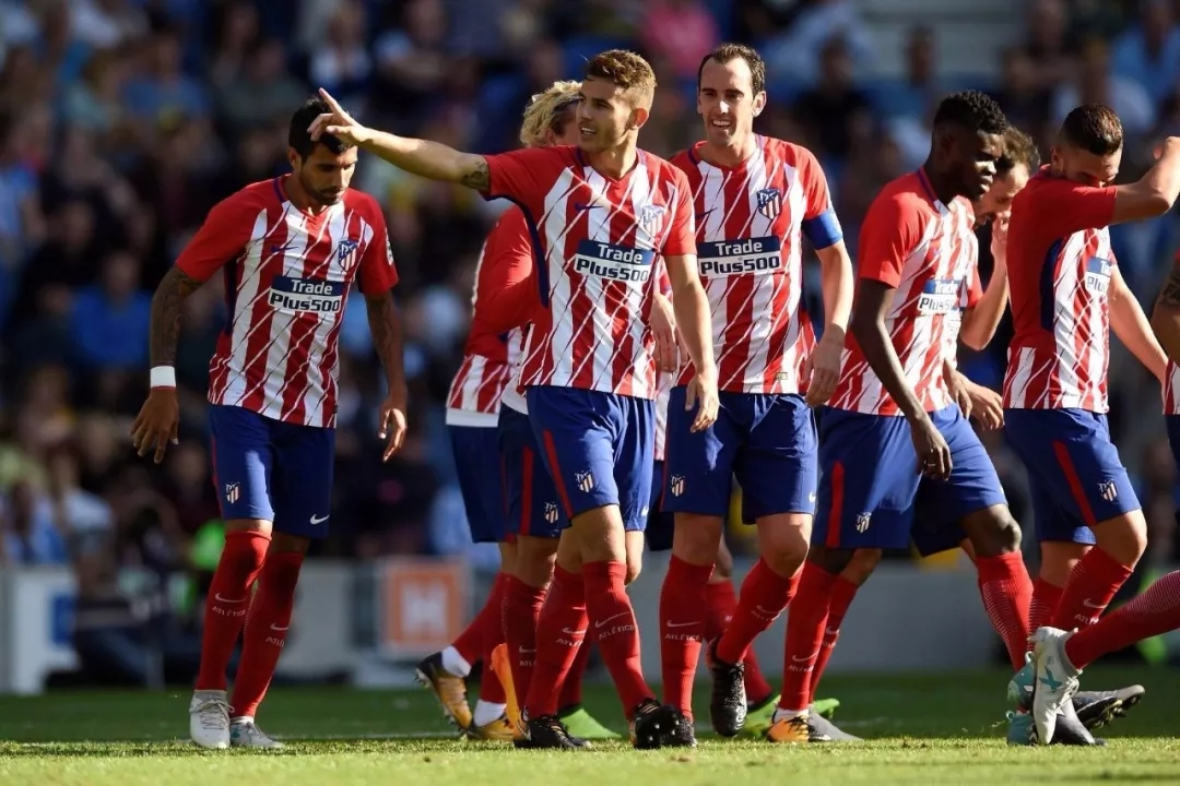  国米主场雨战艰难拿下威尼斯保三甲